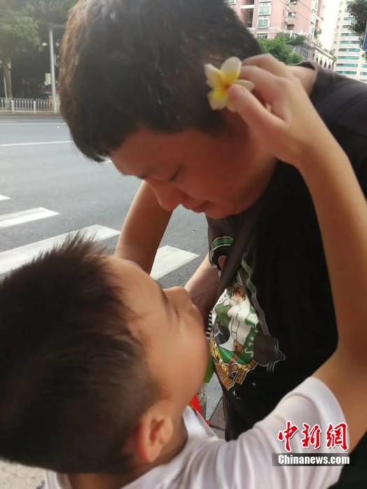 丘远军与儿子 丘远军与儿子